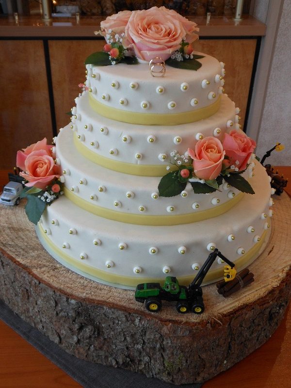Hochzeitstorte Rosen